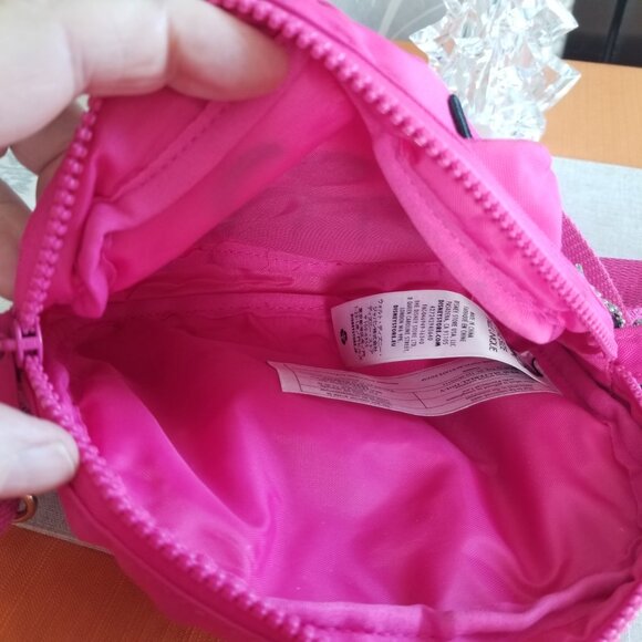 Disney Parks Cheshire Cat Fanny Pack Crossbody Purse Alice In Wonderland - Picture 4 of 4